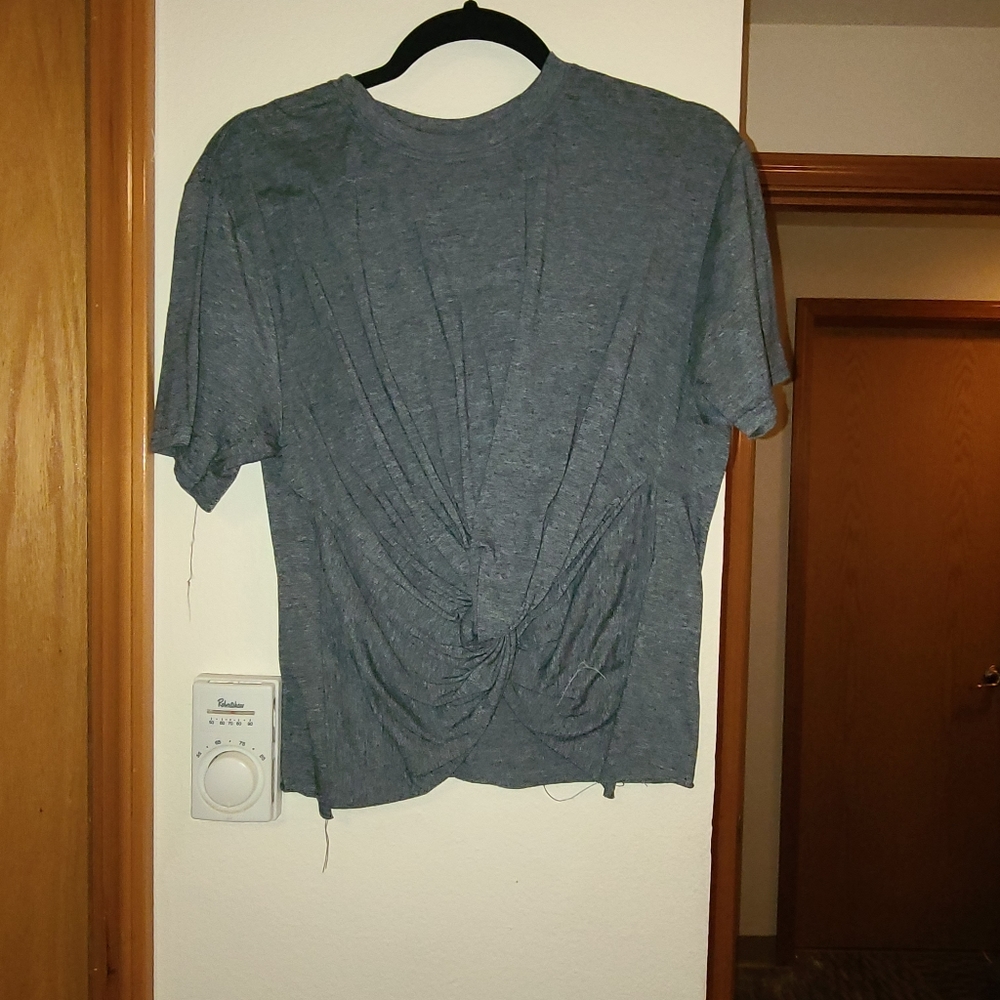 Front twist t-shirt